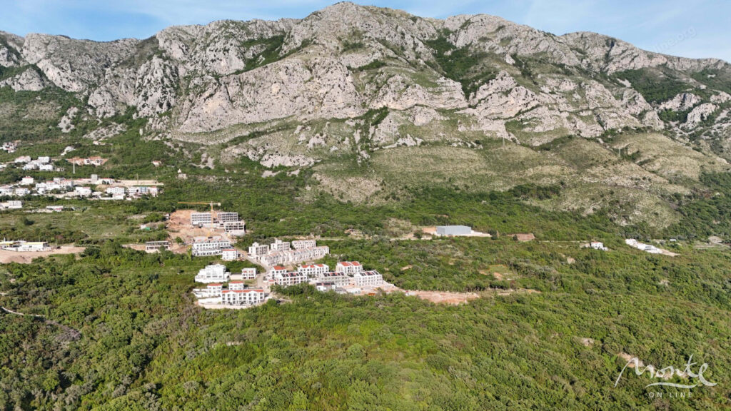 Urbanizovana parcela u Reževičima za trospratnu vilu pored mora 11