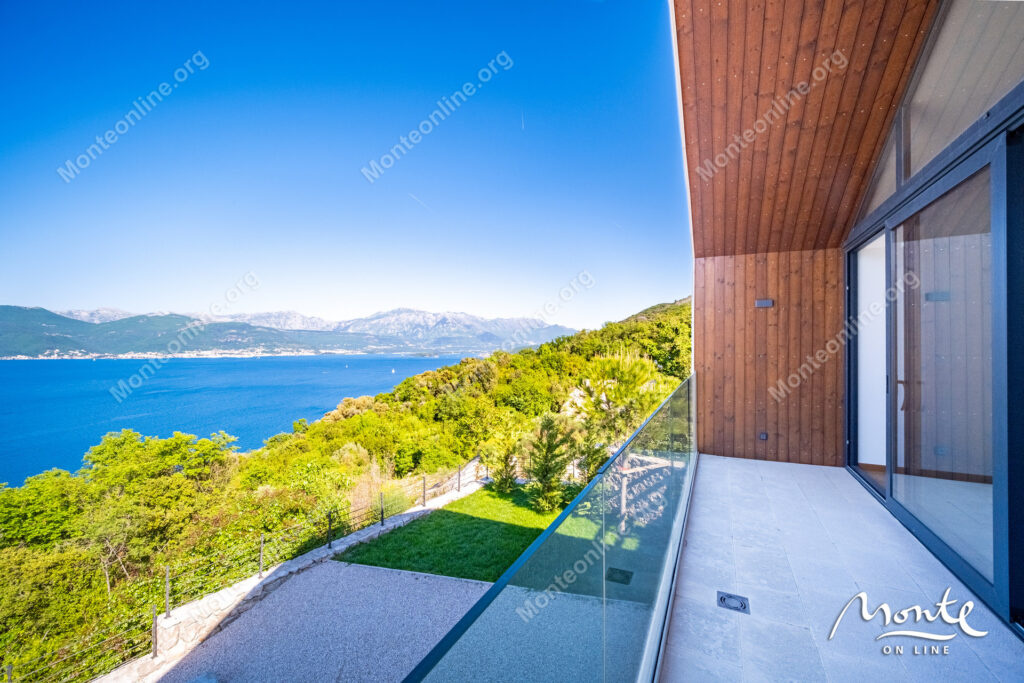 villa na poluostrove lushticza garmoniya prirody uedineniya i panoramnogo vida na more 01