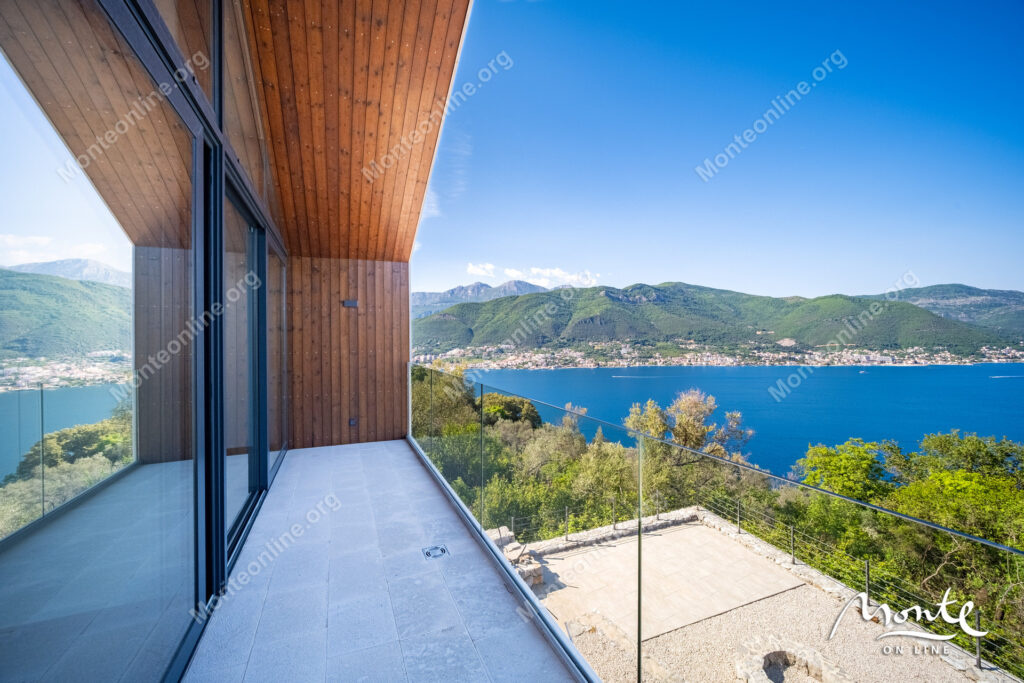 villa na poluostrove lushticza garmoniya prirody uedineniya i panoramnogo vida na more 02