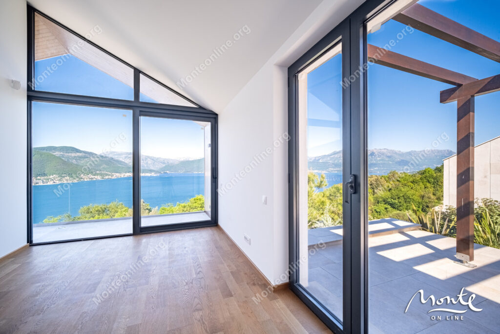 villa na poluostrove lushticza garmoniya prirody uedineniya i panoramnogo vida na more 04