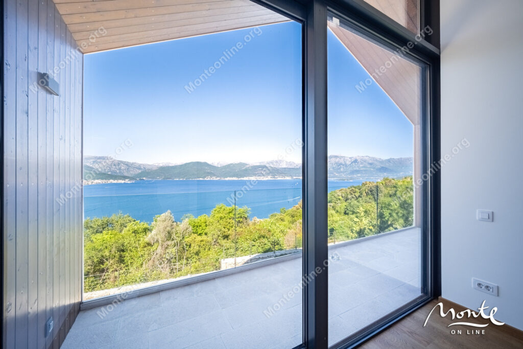 villa na poluostrove lushticza garmoniya prirody uedineniya i panoramnogo vida na more 06