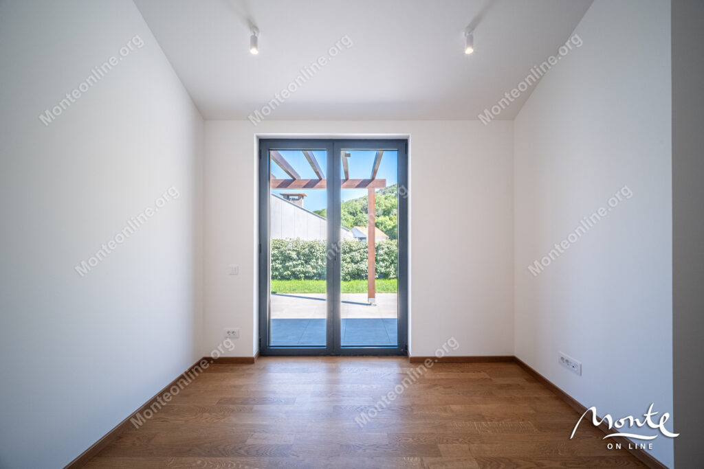 villa na poluostrove lushticza garmoniya prirody uedineniya i panoramnogo vida na more 10