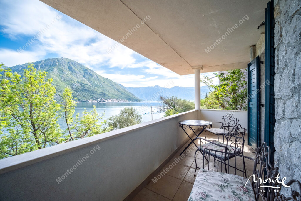 zhizn u vody apartament sicziliya v boka gardens s terrasoj i vidom na more 01