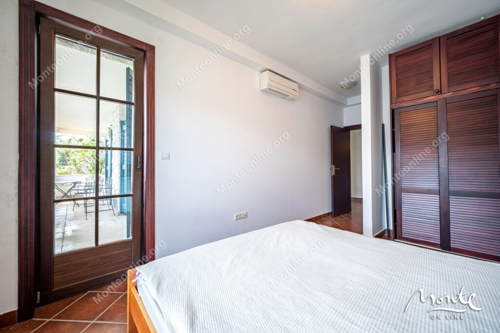 zhizn u vody apartament sicziliya v boka gardens s terrasoj i vidom na more 25