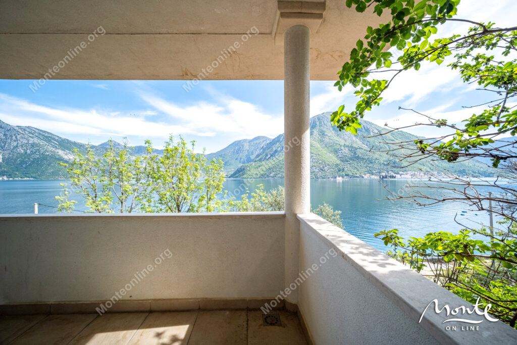 zhizn u vody apartament sicziliya v boka gardens s terrasoj i vidom na more 28