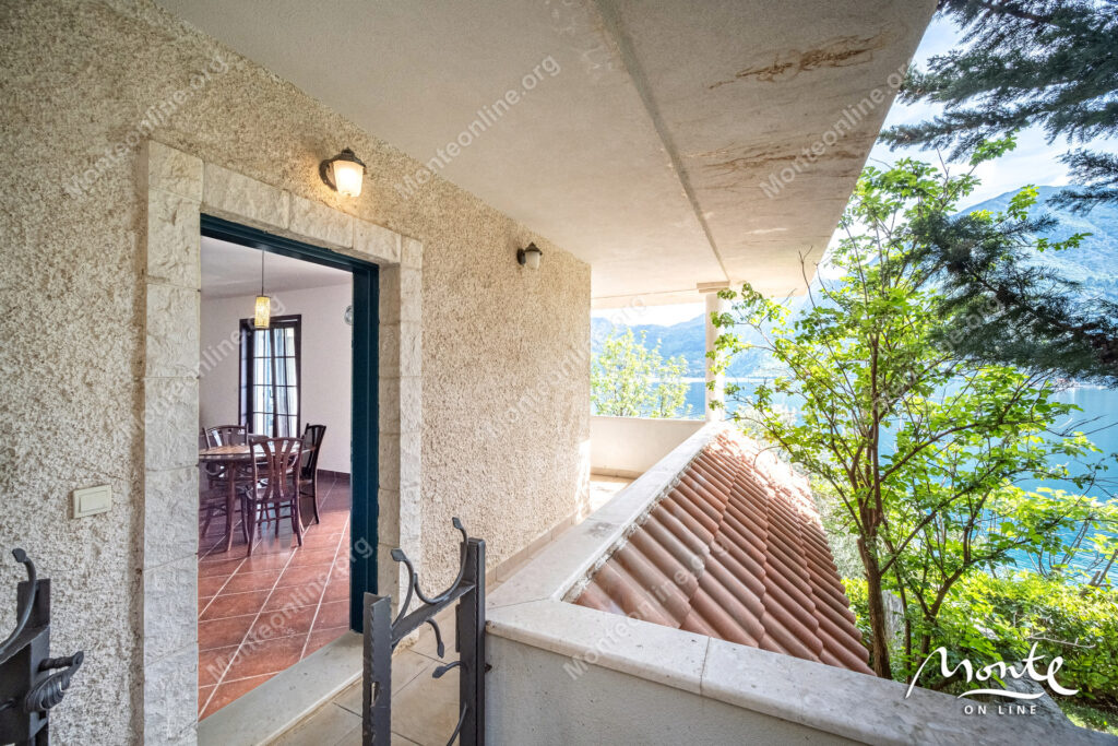 zhizn u vody apartament sicziliya v boka gardens s terrasoj i vidom na more 30