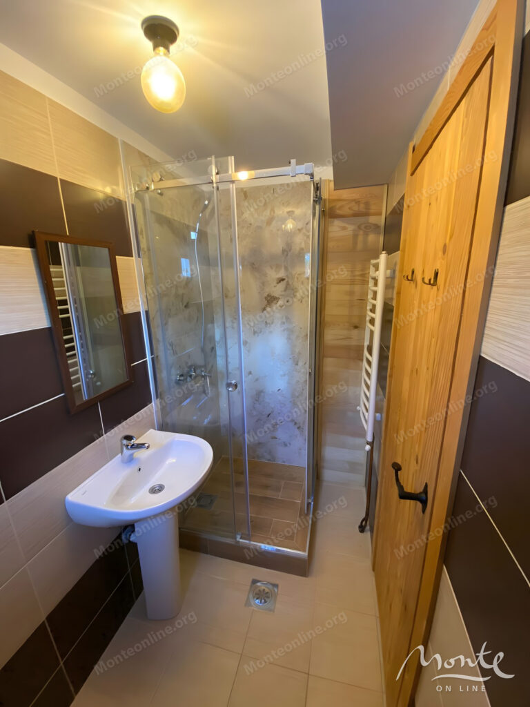 dejstvuyushhij mini otel s 6 apartamentami nedaleko ot kolashina 11