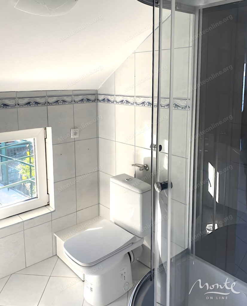 dvuhetazhnyj dom s dvumya apartamentami v 50 metrah ot morya krashichi 10