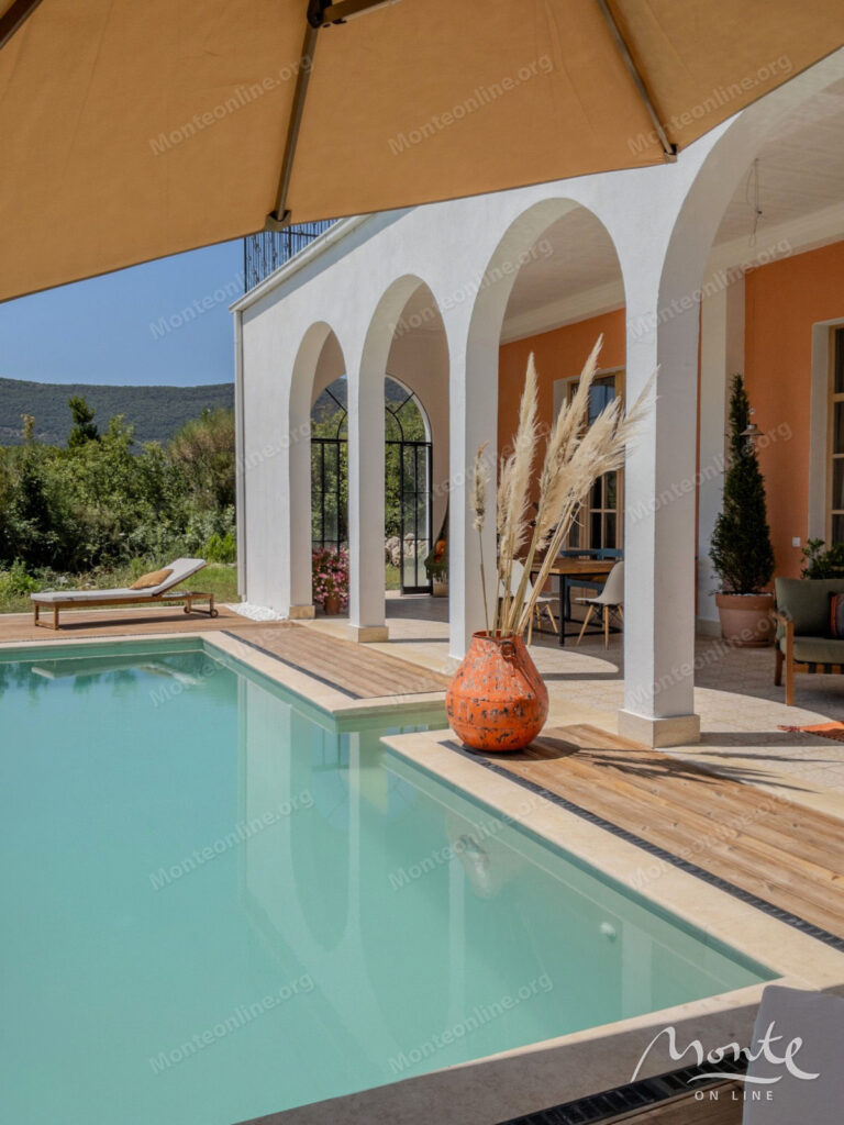elegantnaya villa s bassejnom i panoramnym vidom na more v ratishevine herczeg novi 02