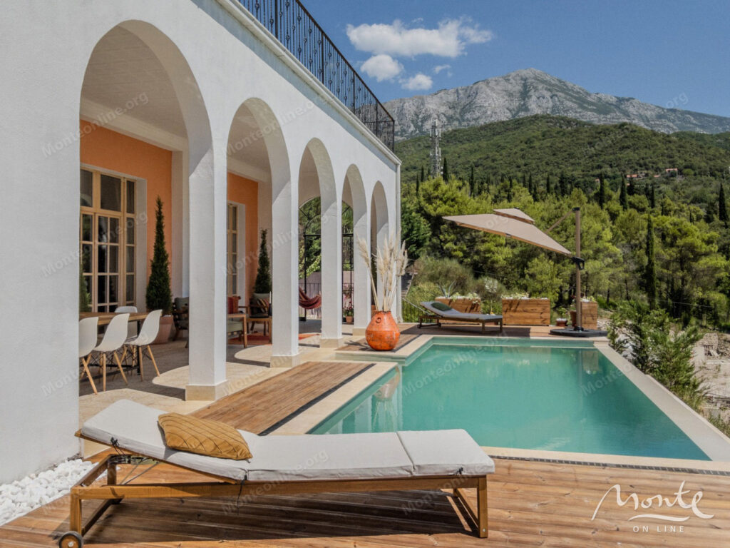 elegantnaya villa s bassejnom i panoramnym vidom na more v ratishevine herczeg novi 04