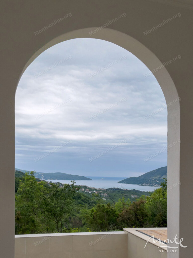elegantnaya villa s bassejnom i panoramnym vidom na more v ratishevine herczeg novi 39
