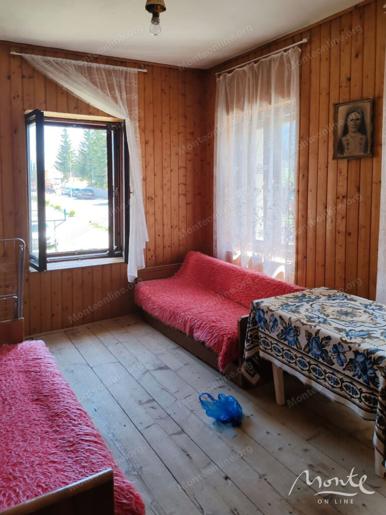 kamennyj dom s kommercheskim pomeshheniem i investiczionnym uchastkom v czentre zhablyaka 04