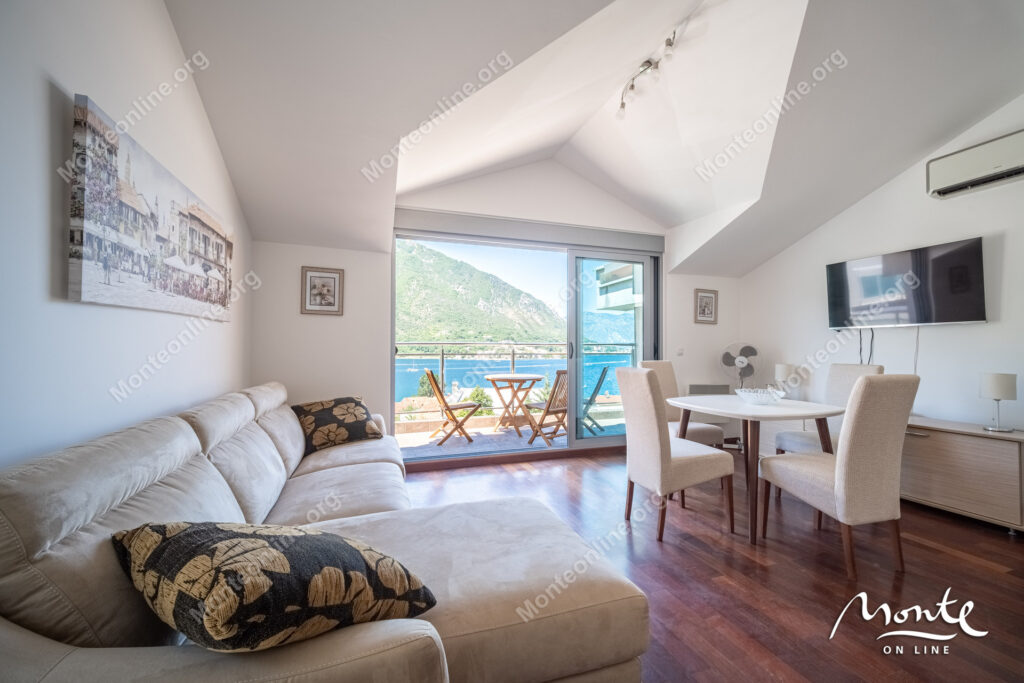kvartira s 2 spalnyami i panoramnym vidom na more v dobrote kotor 03
