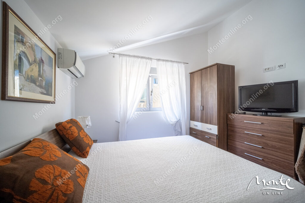 kvartira s 2 spalnyami i panoramnym vidom na more v dobrote kotor 14