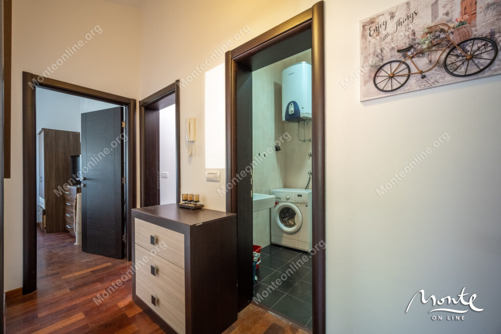 kvartira s 2 spalnyami i panoramnym vidom na more v dobrote kotor 20
