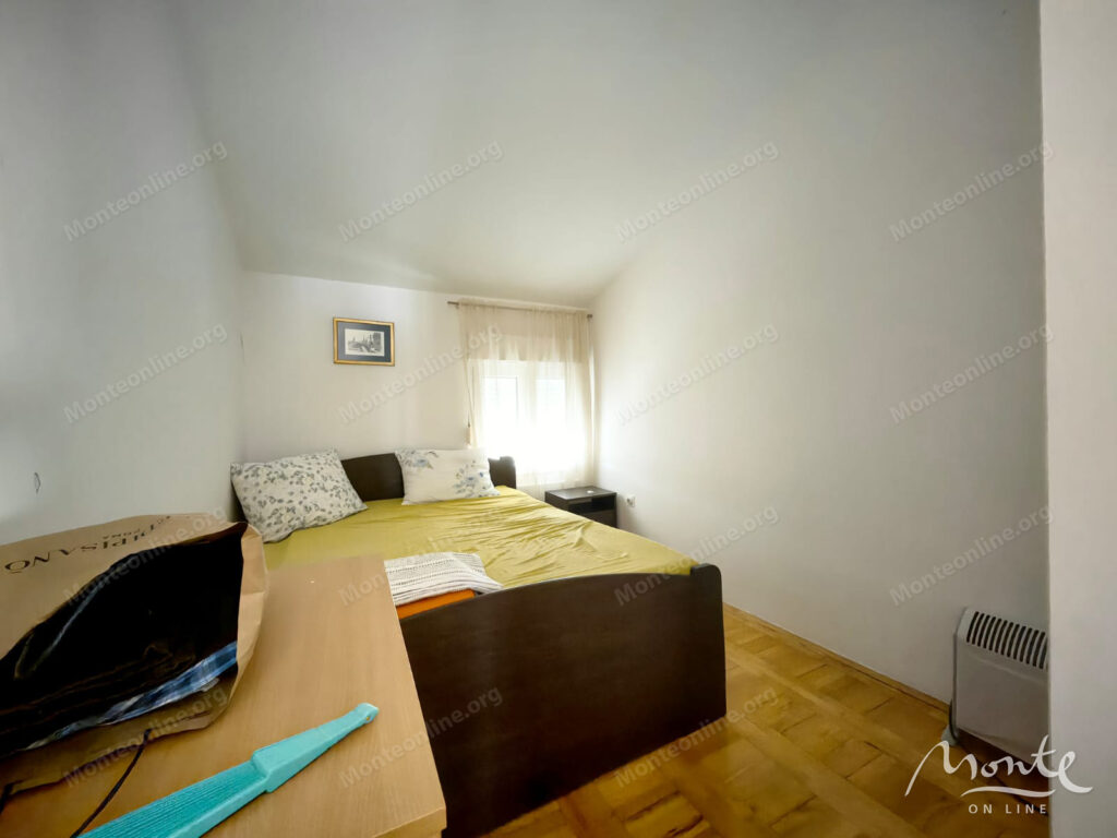 two-bedroom apartment with a terrace in the masline podgoricza 10 district