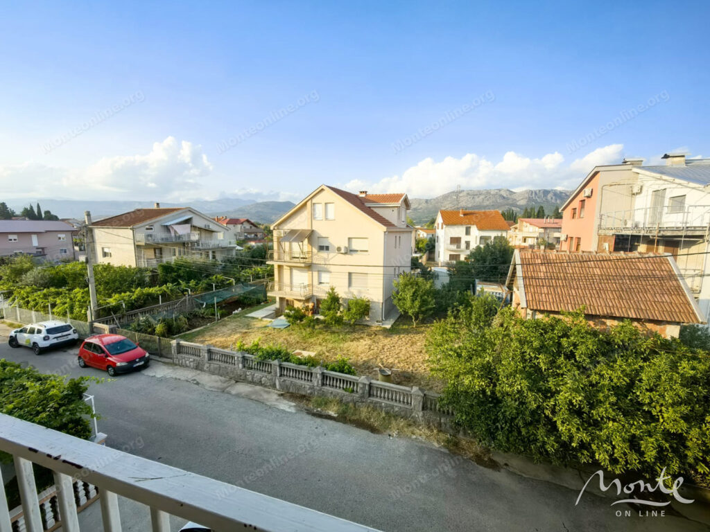 two-bedroom apartment with a terrace in Masline Podgoricza 18