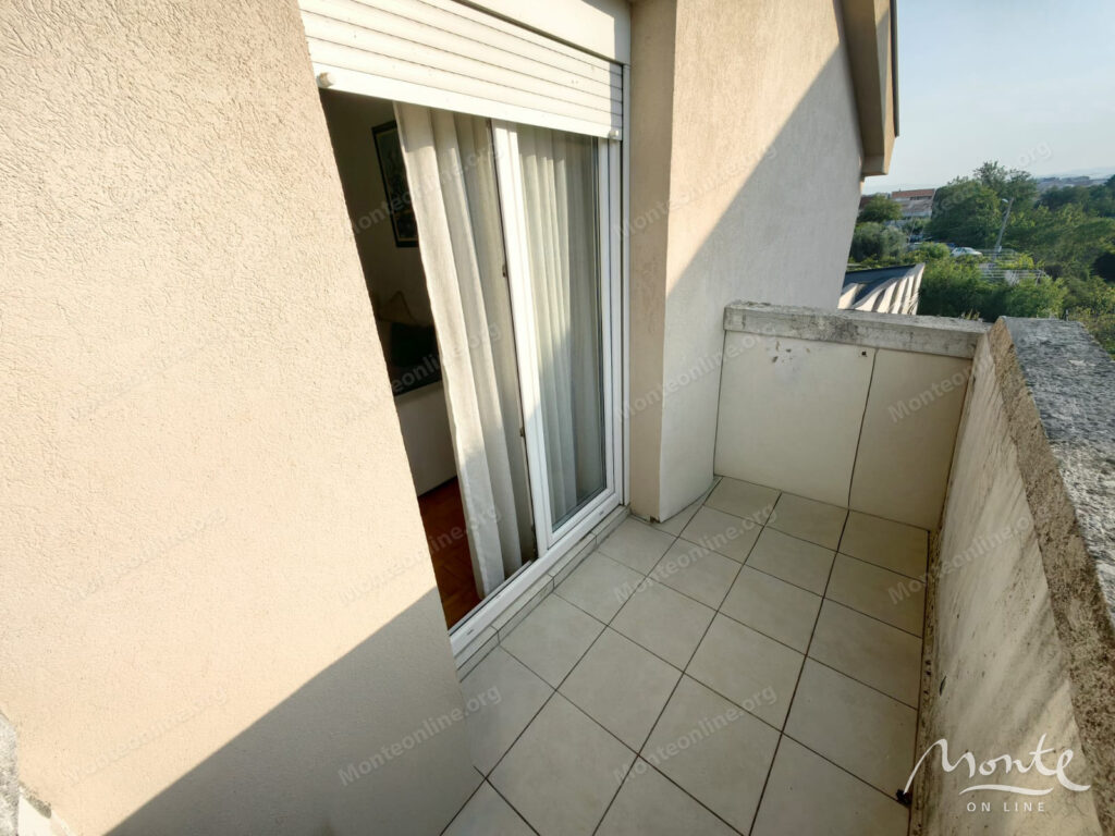 two-bedroom apartment with a terrace in the masline podgoricza 21 rajone