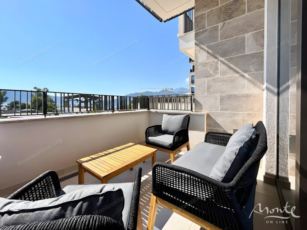 roskoshnaya kvartira s 3 spalnyami v boka place porto montenegro 01