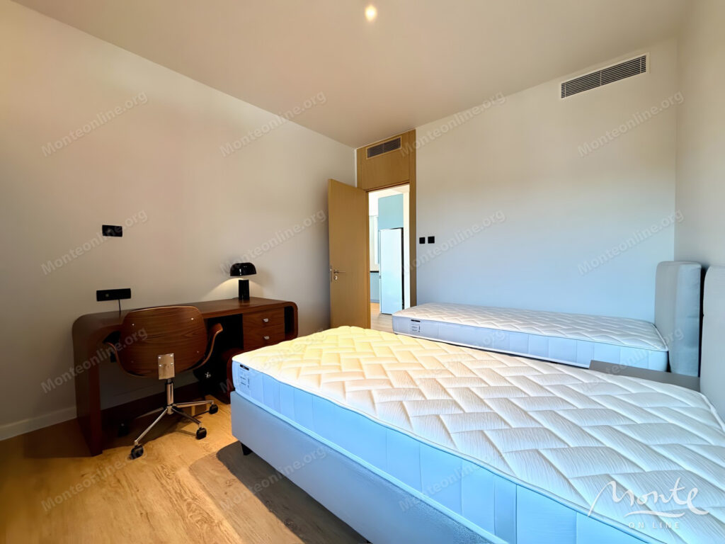 roskoshnaya kvartira s 3 spalnyami v boka place porto montenegro 13