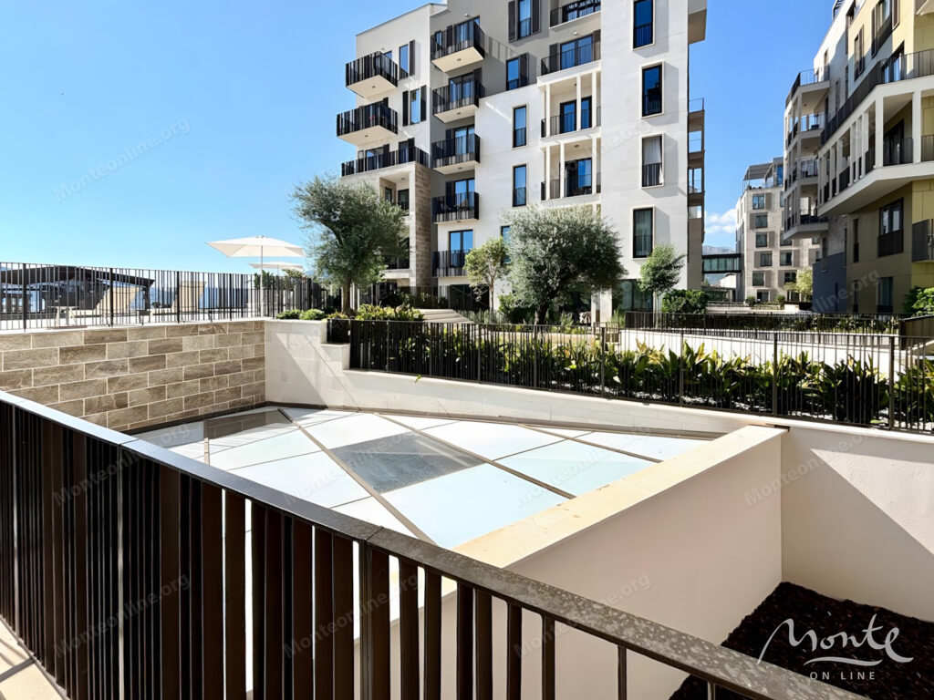 roskoshnaya kvartira s 3 spalnyami v boka place porto montenegro 24