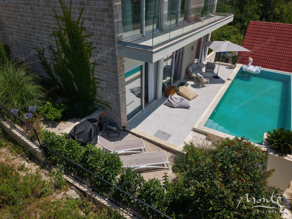 sovershenno novaya stilnaya villa s bassejnom v herczeg novi 02