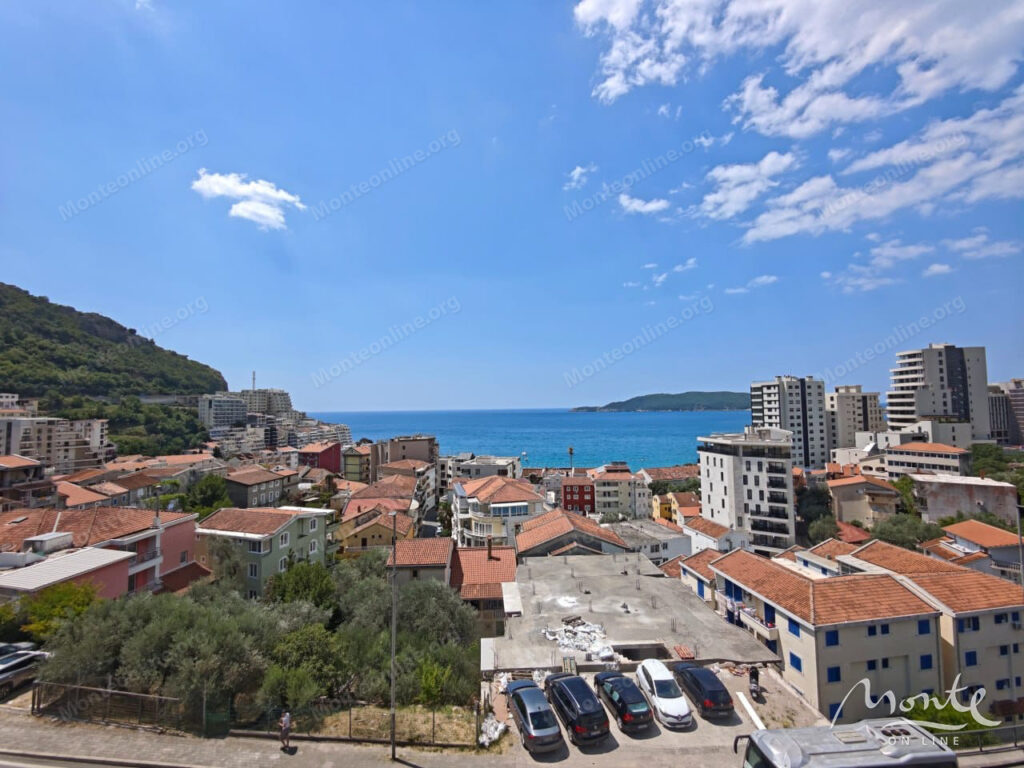 svetlaya kvartira s 1 spalnej i panoramnoj terrasoj v rafailovichah 08