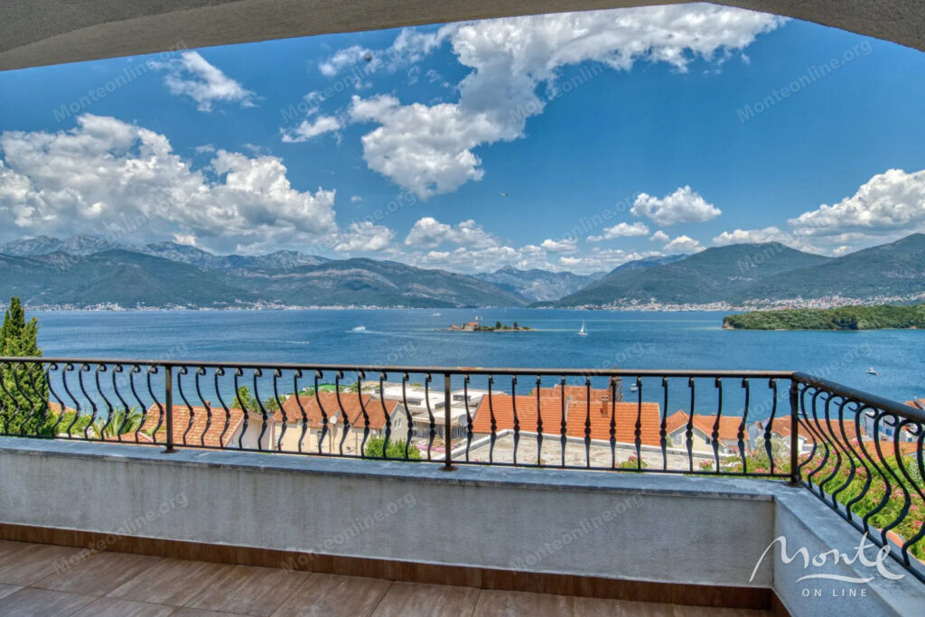 trehetazhnyj dom s panoramnym vidom na zaliv v bogishichi tivat 01