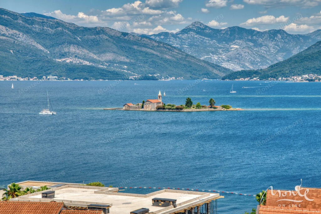 trehetazhnyj dom s panoramnym vidom na zaliv v bogishichi tivat 17