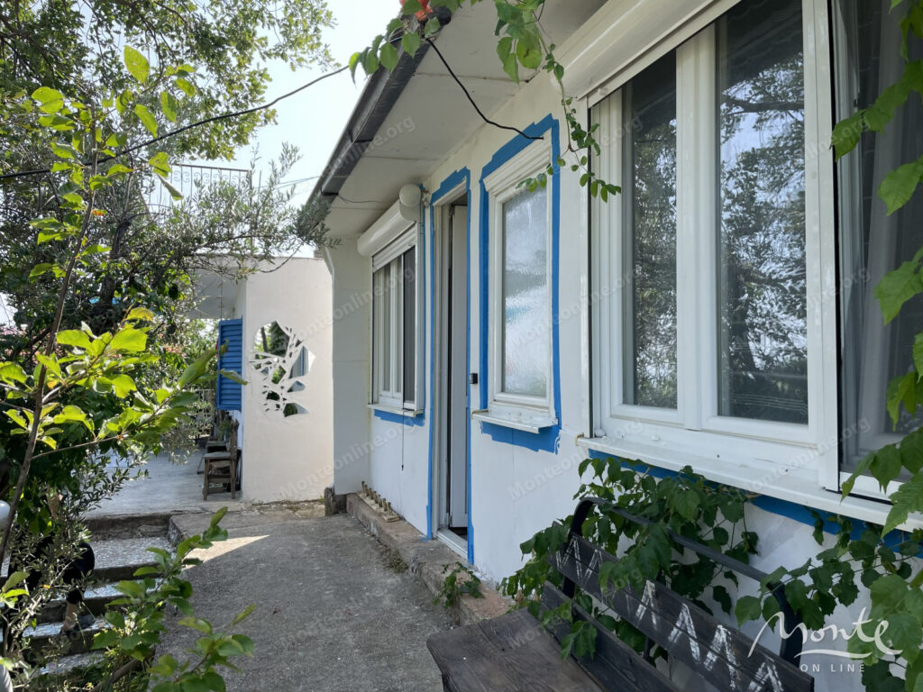 uchastok s tremya domami na holme otlichnaya vozmozhnost dlya zhizni i investiczij 04