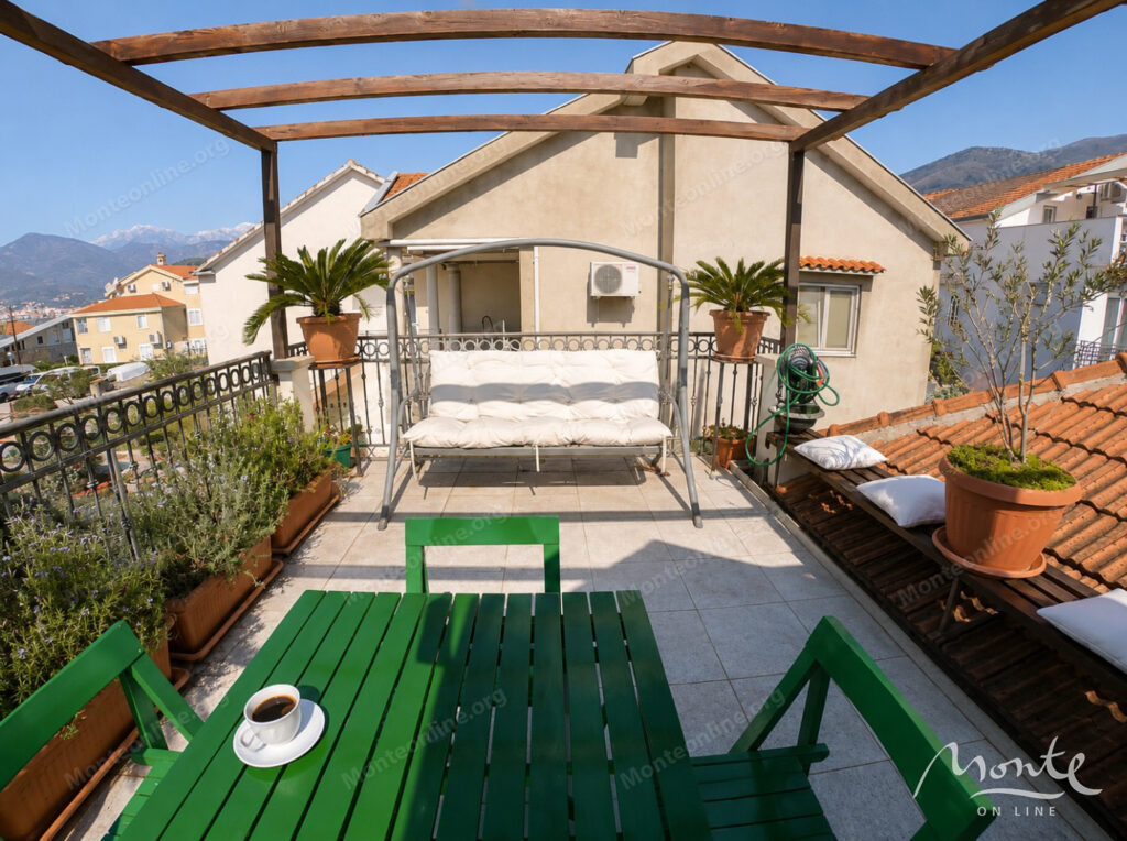 uyutnyj dom s prostornoj terrasoj v 100 metrah ot morya tivat 15