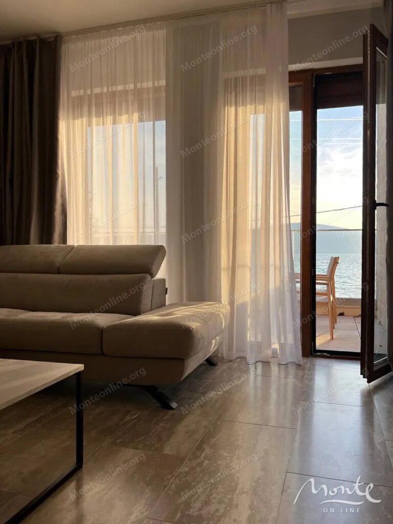 apartamenty s 1 spalnej v donya lastve tivat pervaya liniya u morya 11