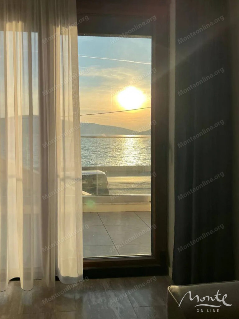 apartamenty s 1 spalnej v donya lastve tivat pervaya liniya u morya 14
