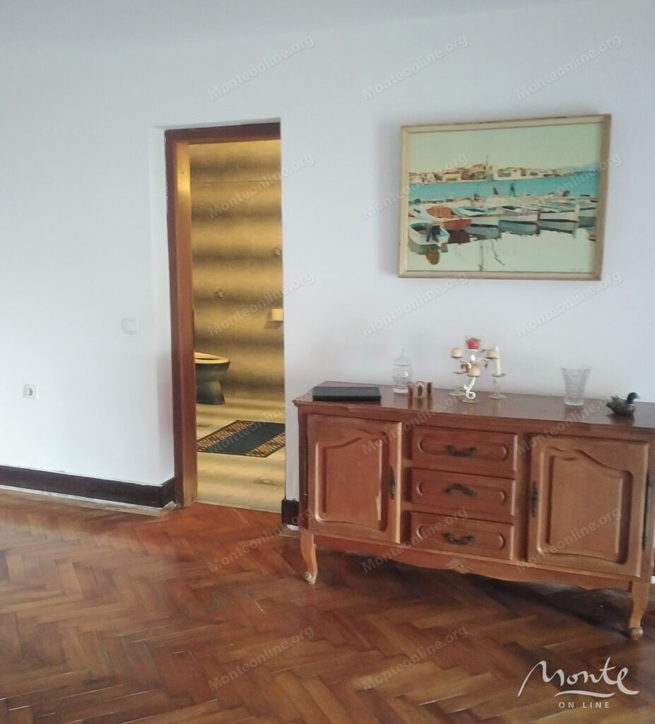 gostinicza pod restavracziyu s panoramnymi vidy na more vg petrovacz 09