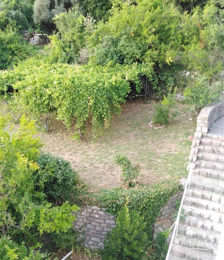 gostinicza pod restavracziyu s panoramnymi vidy na more vg petrovacz 23
