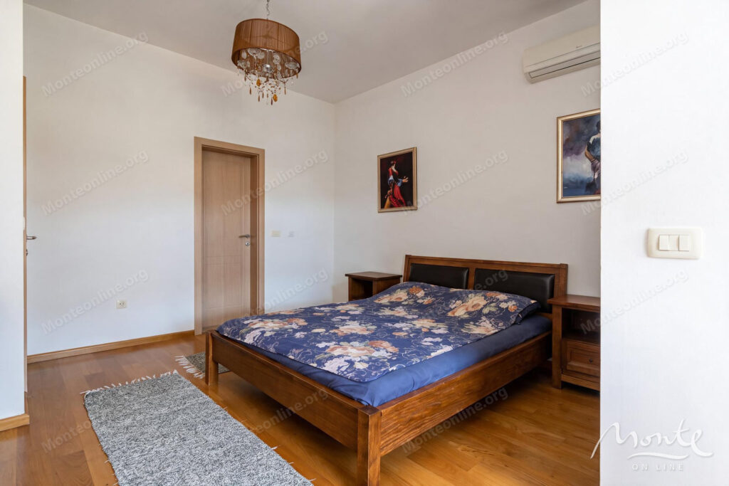 prostornaya kvartira s 3 spalnyami i vidom na more v bechichi 15