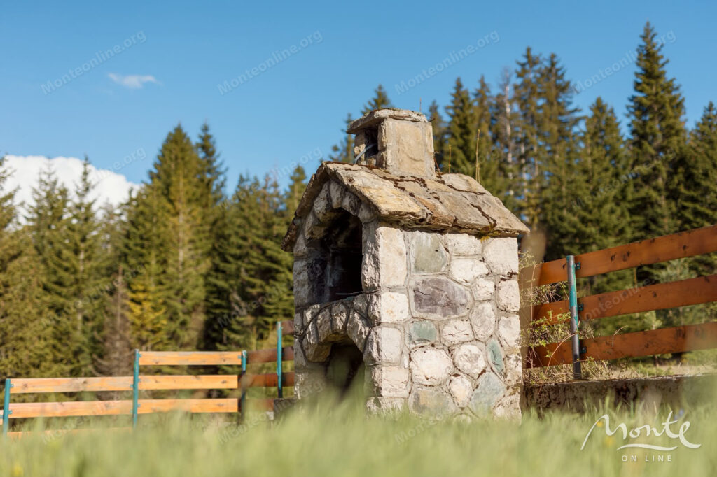 prostornyj dom v czentre zhablyaka ryadom s naczionalnym parkom durmitor 19