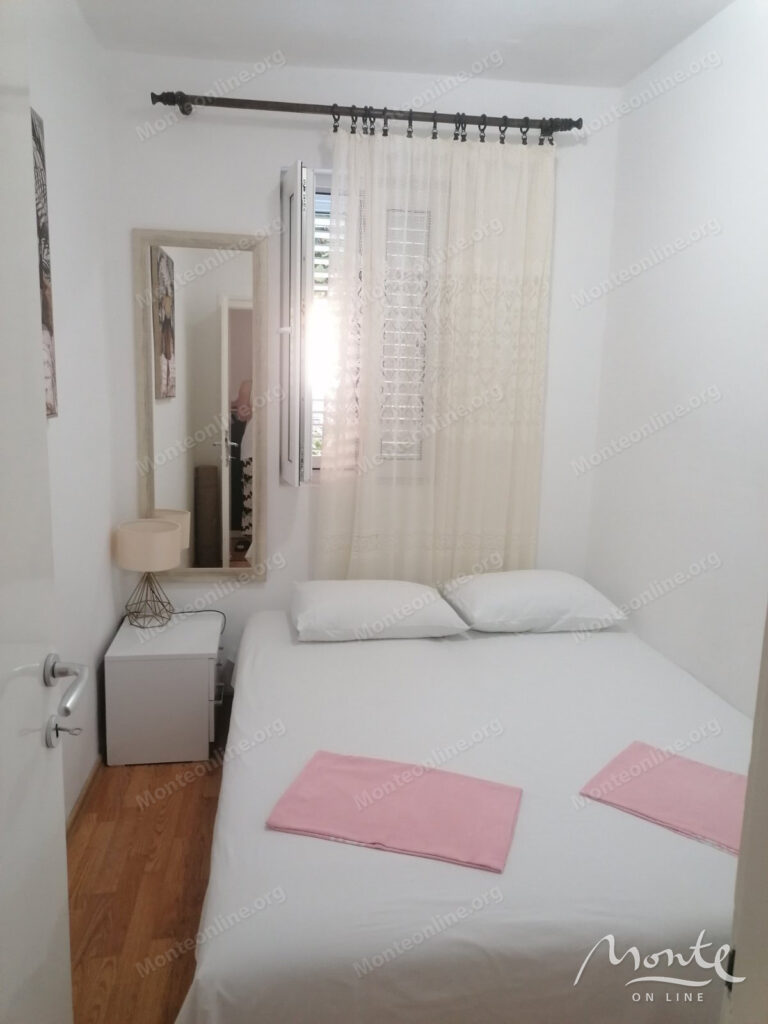 semejnyj dom v tihoj chasti sutomore okolo 10 minut peshkom do morya 13
