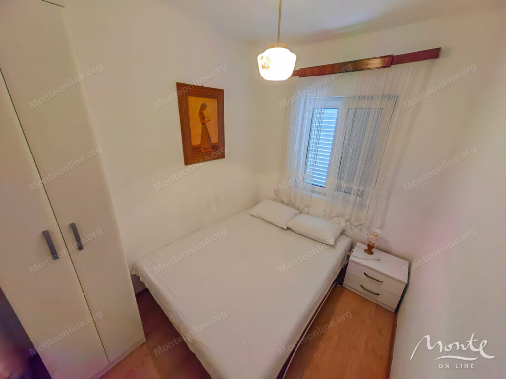 semejnyj dom v tihoj chasti sutomore okolo 10 minut peshkom do morya 15