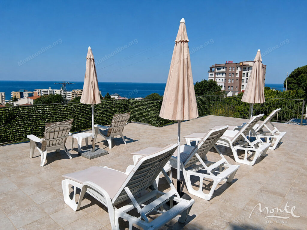 trehetazhnaya villa s bassejnom i vidom na more v dobra voda bar 33