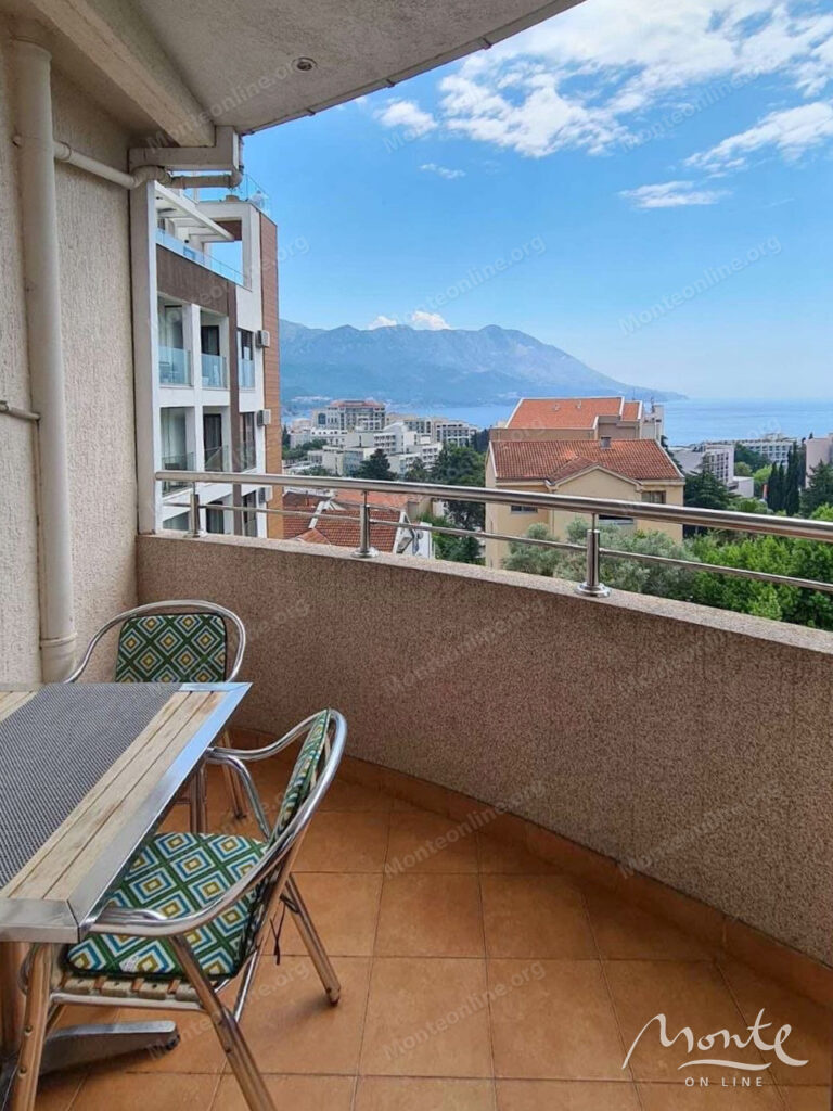 uyutnaya kvartira s 1 spalnej v bechichi s panoramnym vidom na more 01