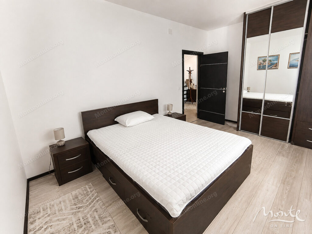 Cozy one-bedroom apartment in a new building in the very center of Budva 05
