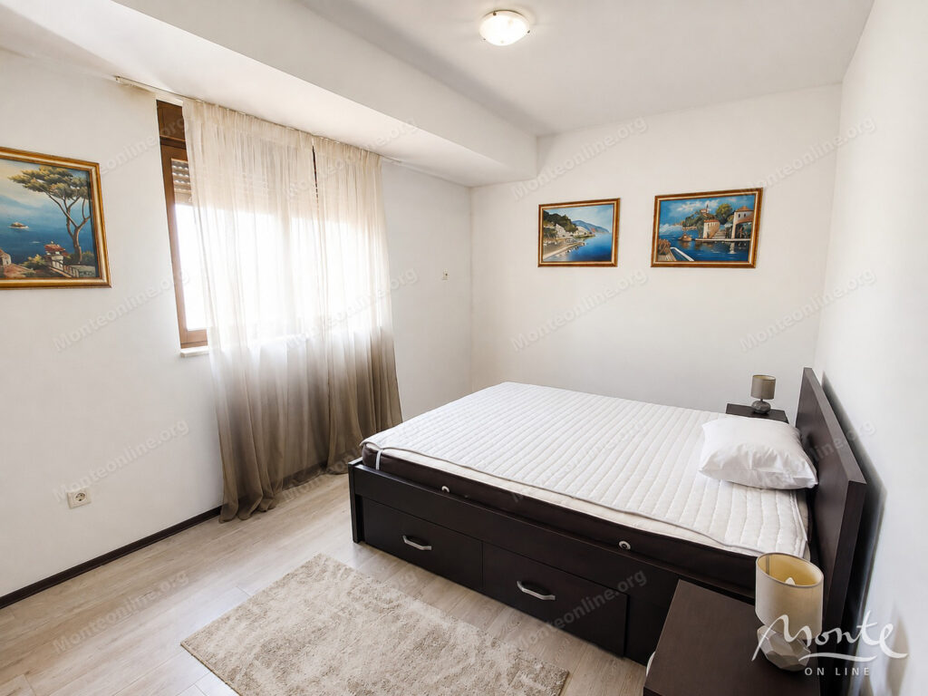 Cozy one-bedroom apartment in a new building in the very center of Budva 07