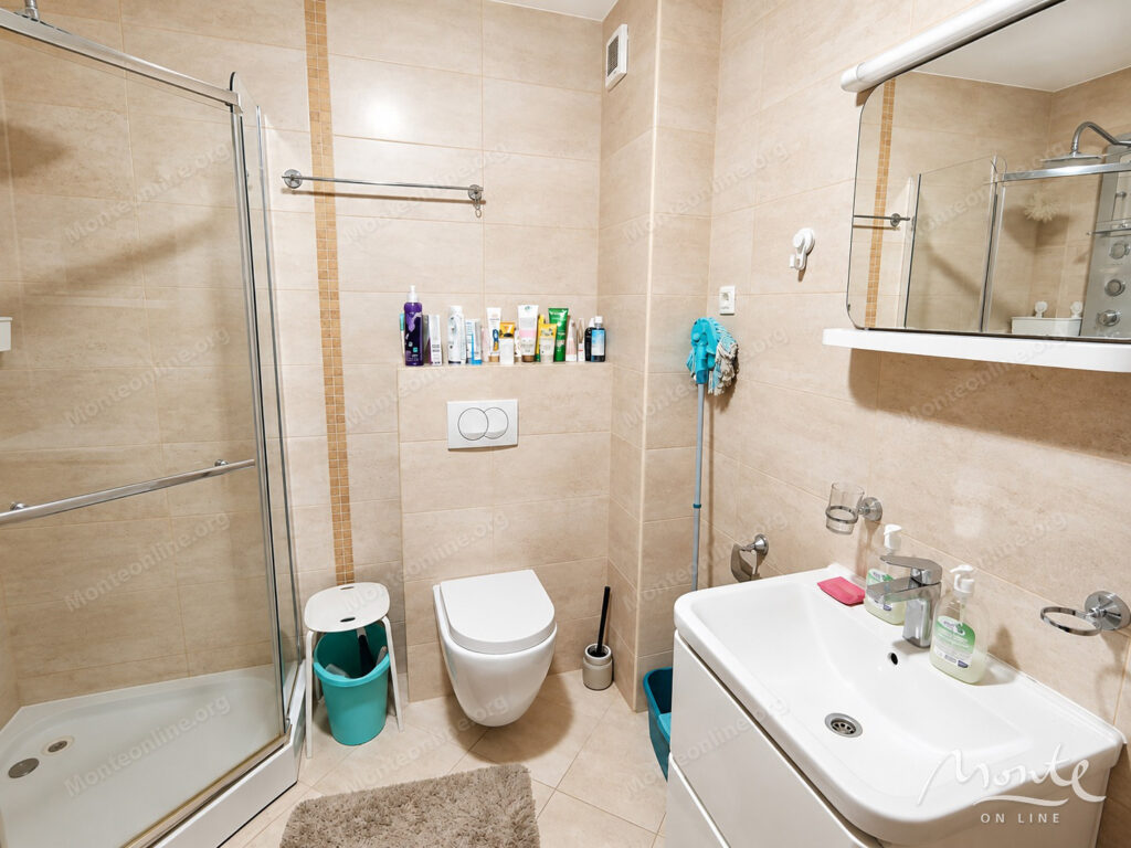 Cozy one-bedroom apartment in a new building in the very center of Budva 08