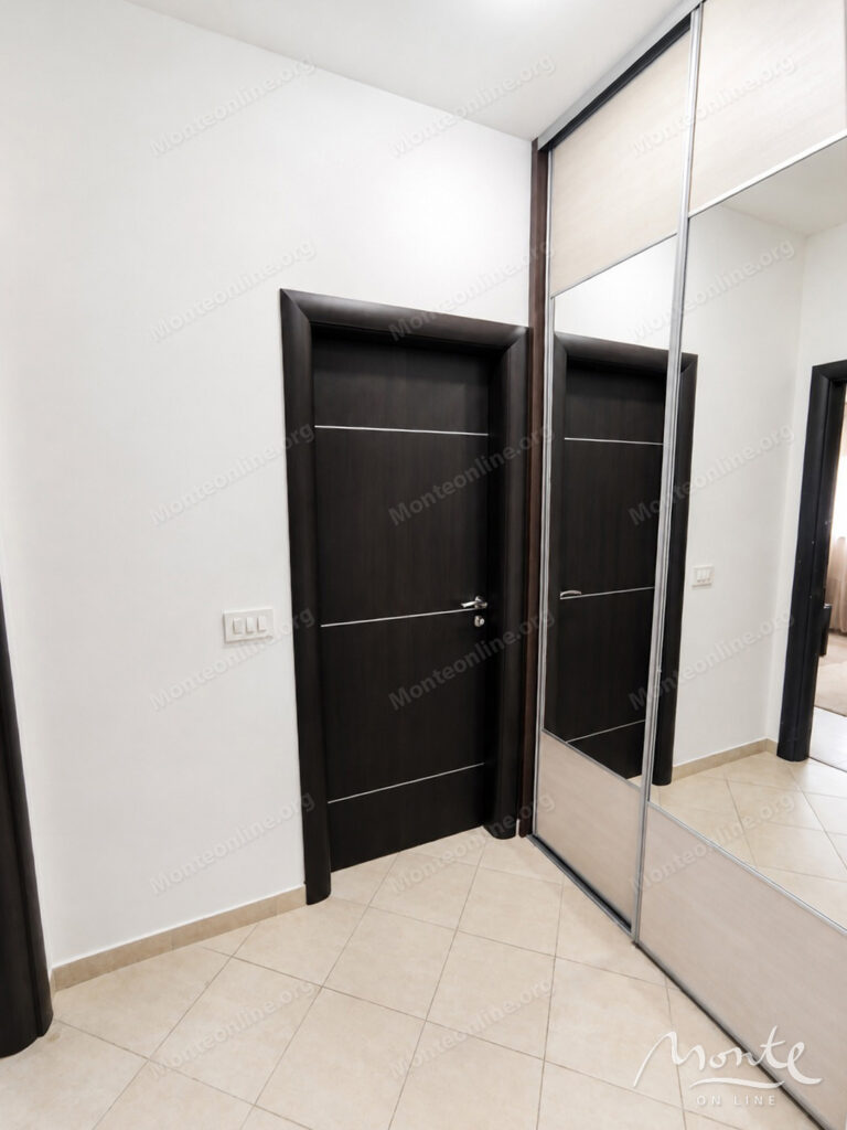 Cozy one-bedroom apartment in a new building in the very center of Budva 09
