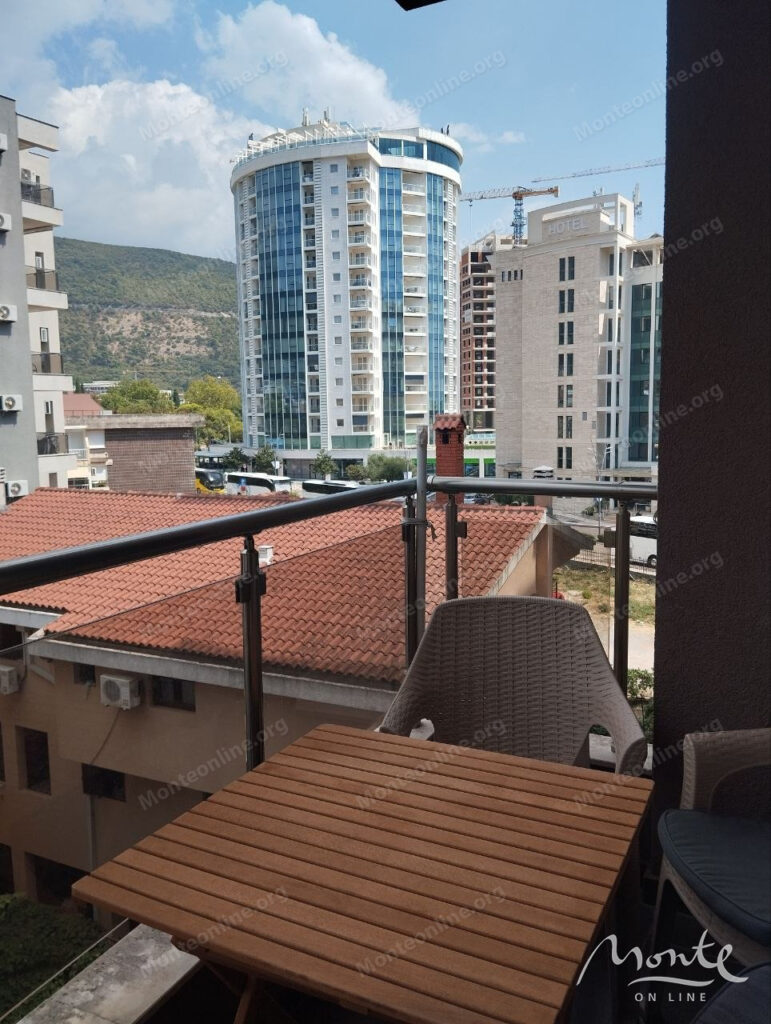 Cozy one-bedroom apartment in a new building in the very center of Budva 10