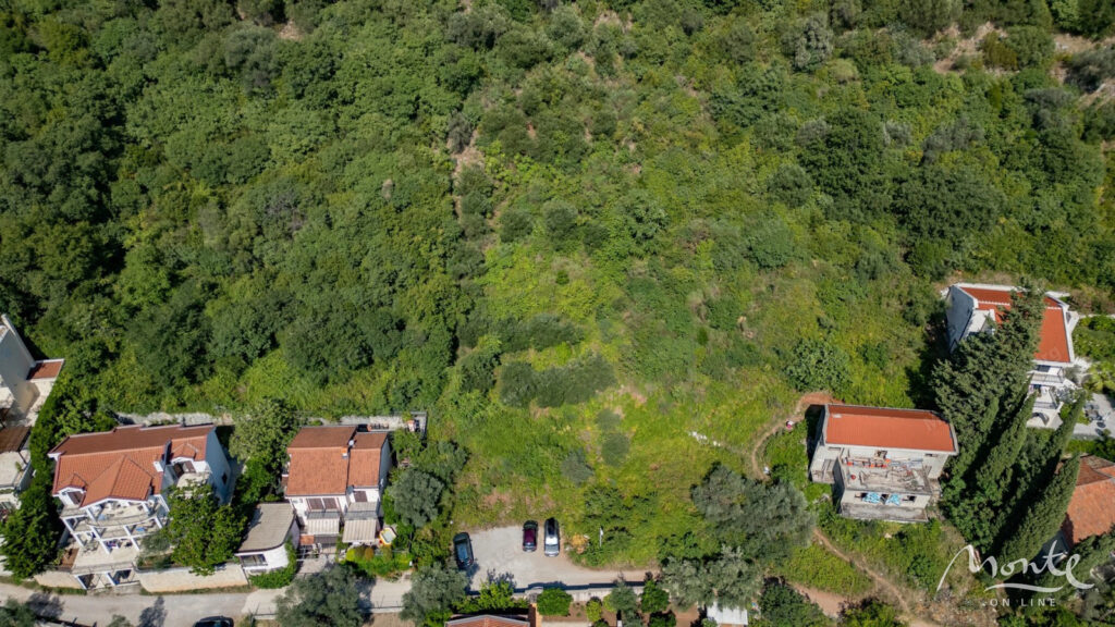 Land plot in Budva for construction, excellent location and view of more 02