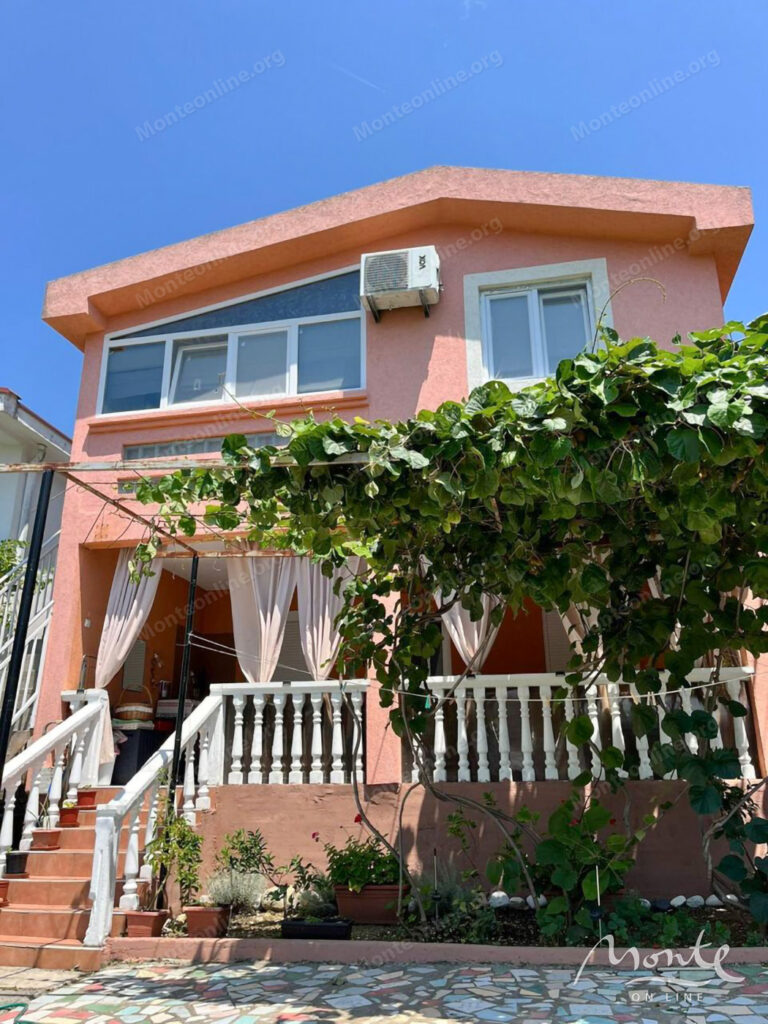 Two-story house with an orchard in Sutomore 01