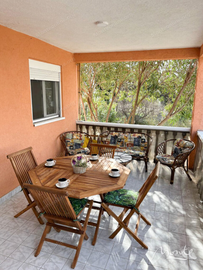 Two-story house with an orchard in Sutomore 28