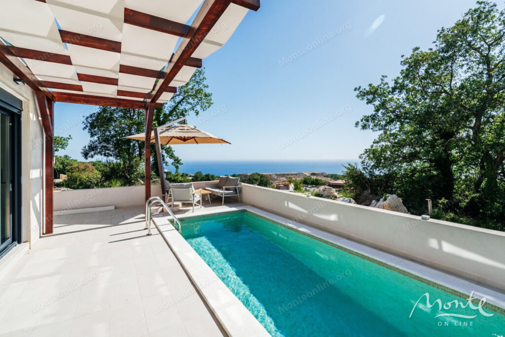elegantnaya villa s bassejnom i panoramnym vidom na more v blizikuche budva 01